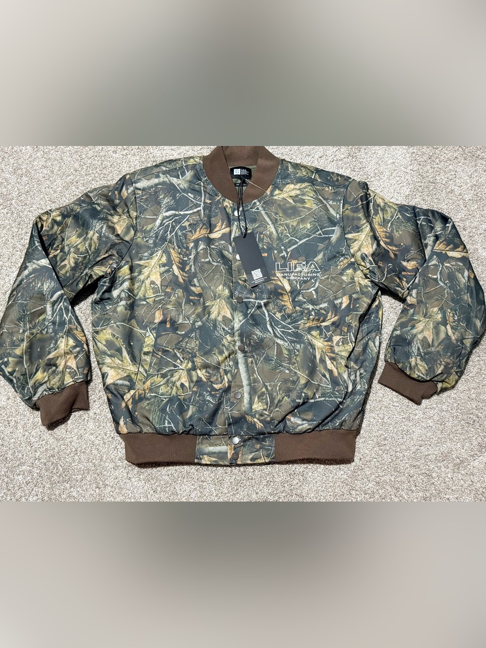 Men’s LIRA camo bomber jacket insulated lined snap front size Large